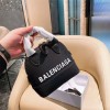 バレンシアガ シェルバッグ ハイブランドパロディBalenciaga 素敵 女性 大人っぽい ショルダーバッグ ハンドバッグ 高級感人気 耐用 収納 斜め掛けカバン通勤 デート