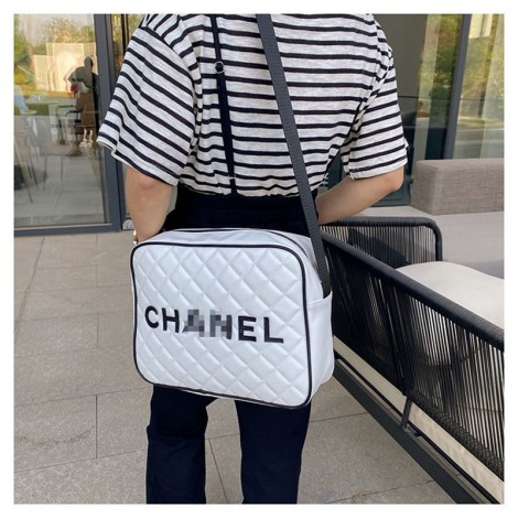 シャネルブランドショルダーバッグレディース向けカジュアル軽量 肩掛けカバン上品 大容量 Chanel 定番 菱格レザー斜め掛けバッグ