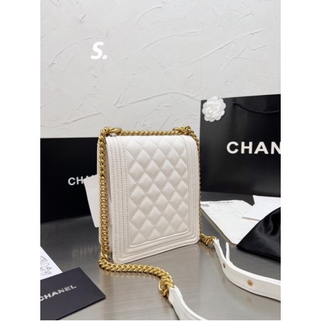 ハイブランドシャネル 斜め掛けバッグレディース向け スタイリッシュChanel 定番 菱格レザーチェーンバッグ ミニバッグ 軽量 コンパクト スマホバッグ