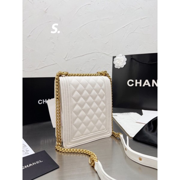 ハイブランドシャネル 斜め掛けバッグレディース向け スタイリッシュChanel 定番 菱格レザーチェーンバッグ ミニバッグ ...