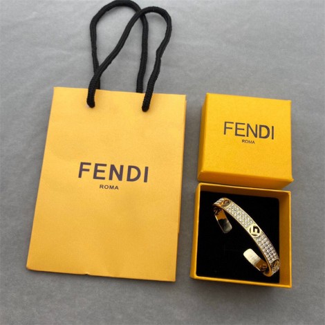 ハイブランドFENDI バングル 腕輪レディース向け フェンディ 高級感人気ブレスレット 輝きファッション 個性 簡約 ブレスレットギフトオススメ