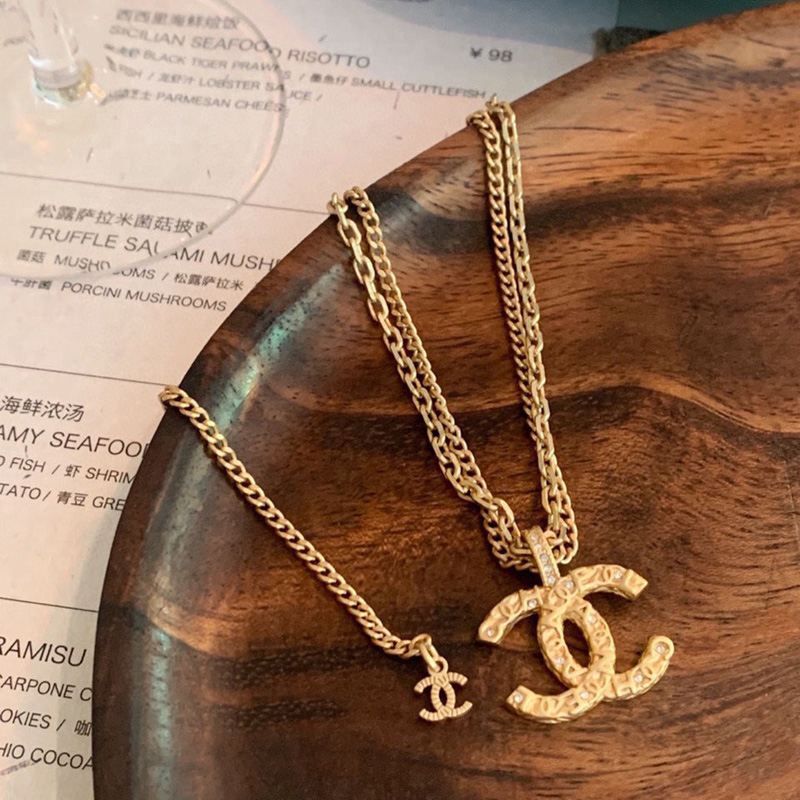CHANELシンプルネックレスペンダントドロップアクセサリー